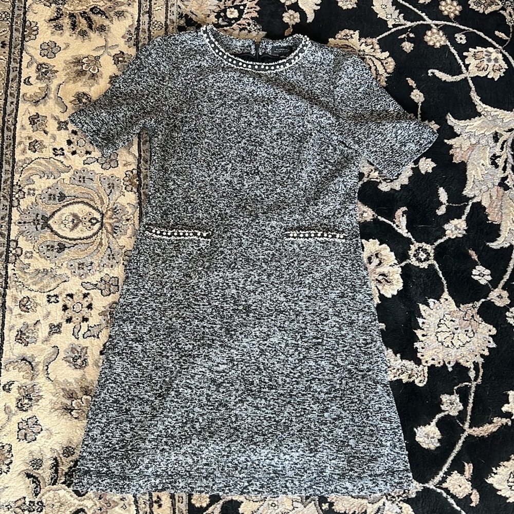 Tahari 12 adorable dress for work with pearl details